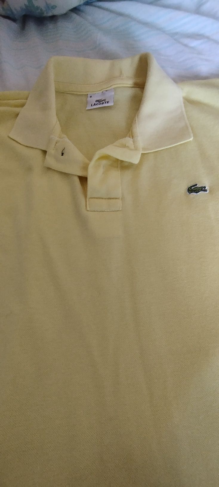Polo Lacoste amarelo Tam M