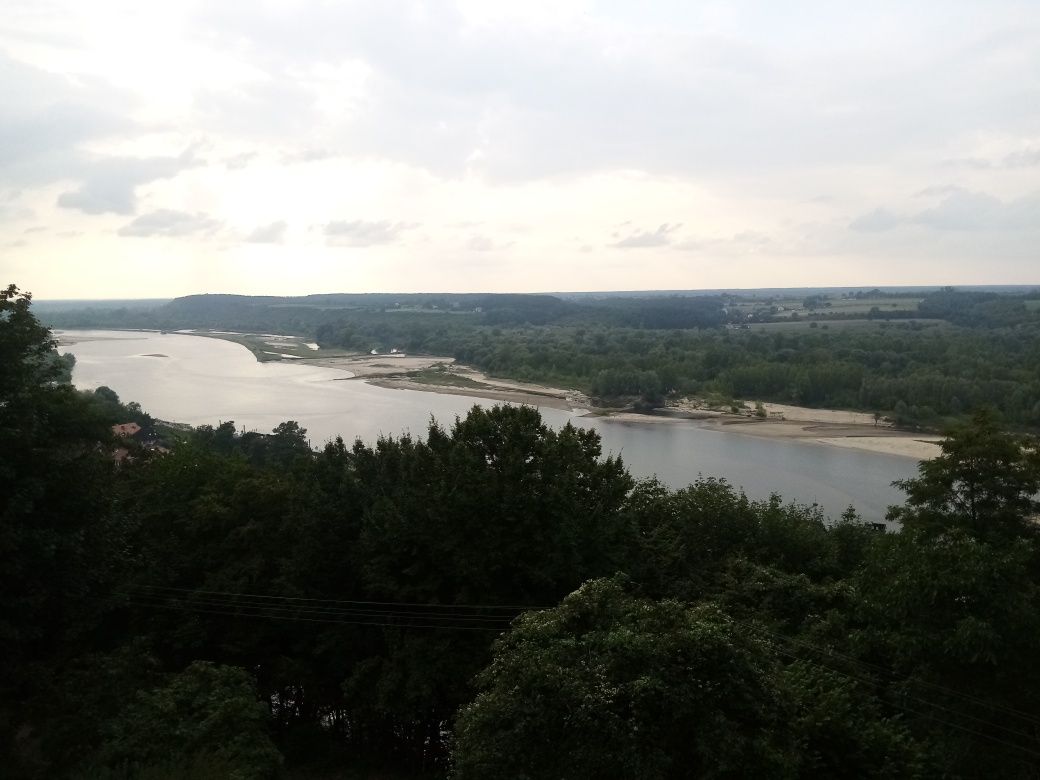 Wynajmę apartament i pokoje w okolicach Trojanowa