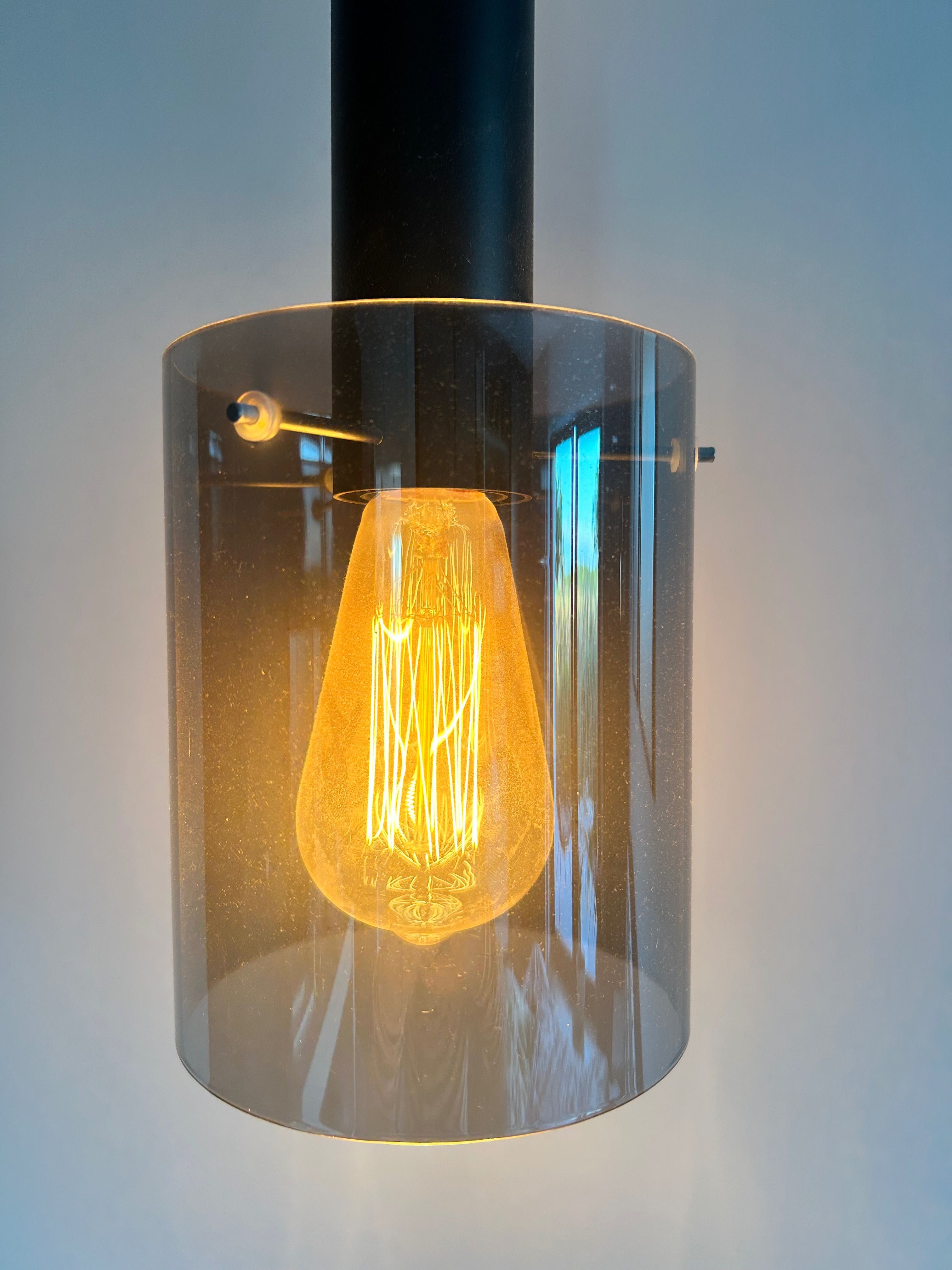 Dwie lampy wiszące