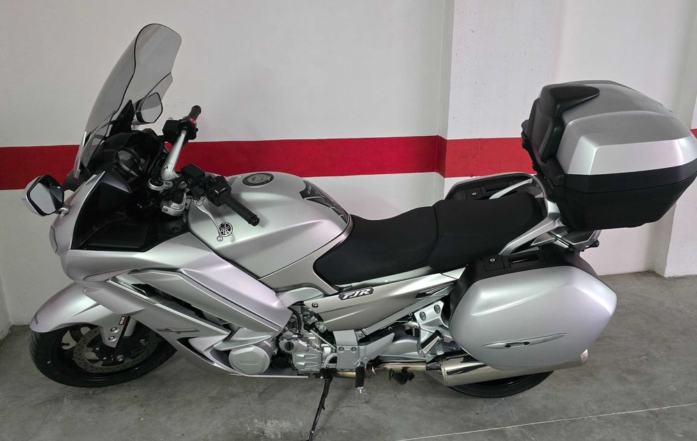 Yamaha FJR 1300 AE (Ultima geração)