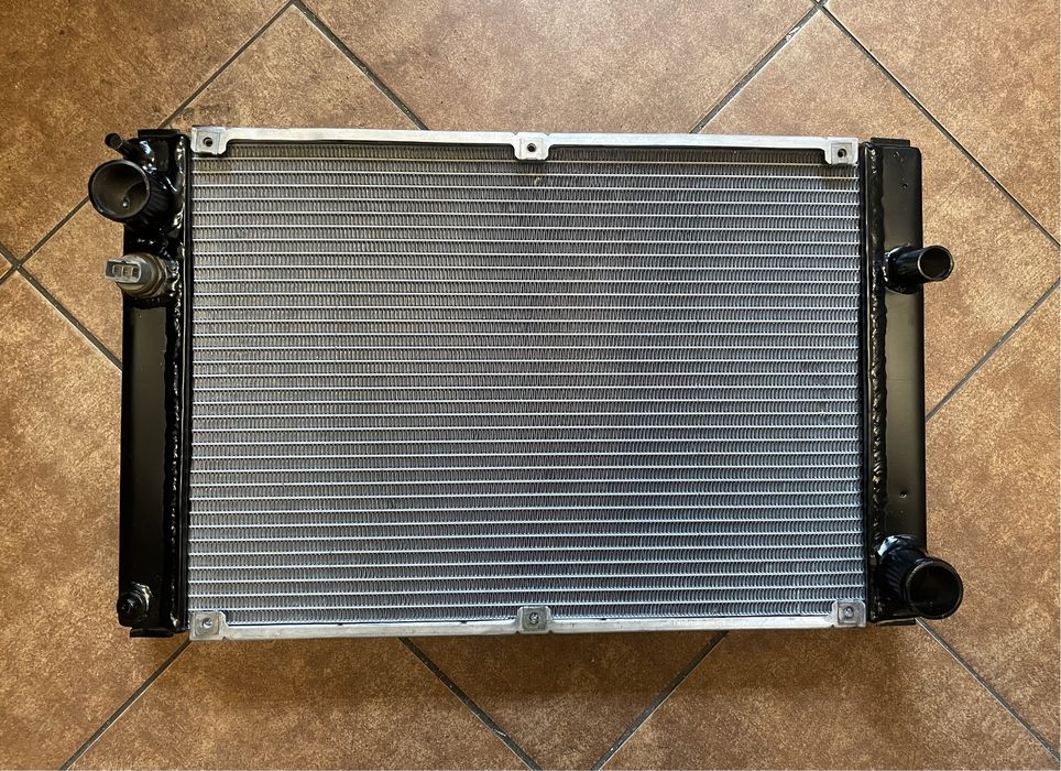 PORSCHE 944 ,928 chlodnica wody aluminiowa ,nowa