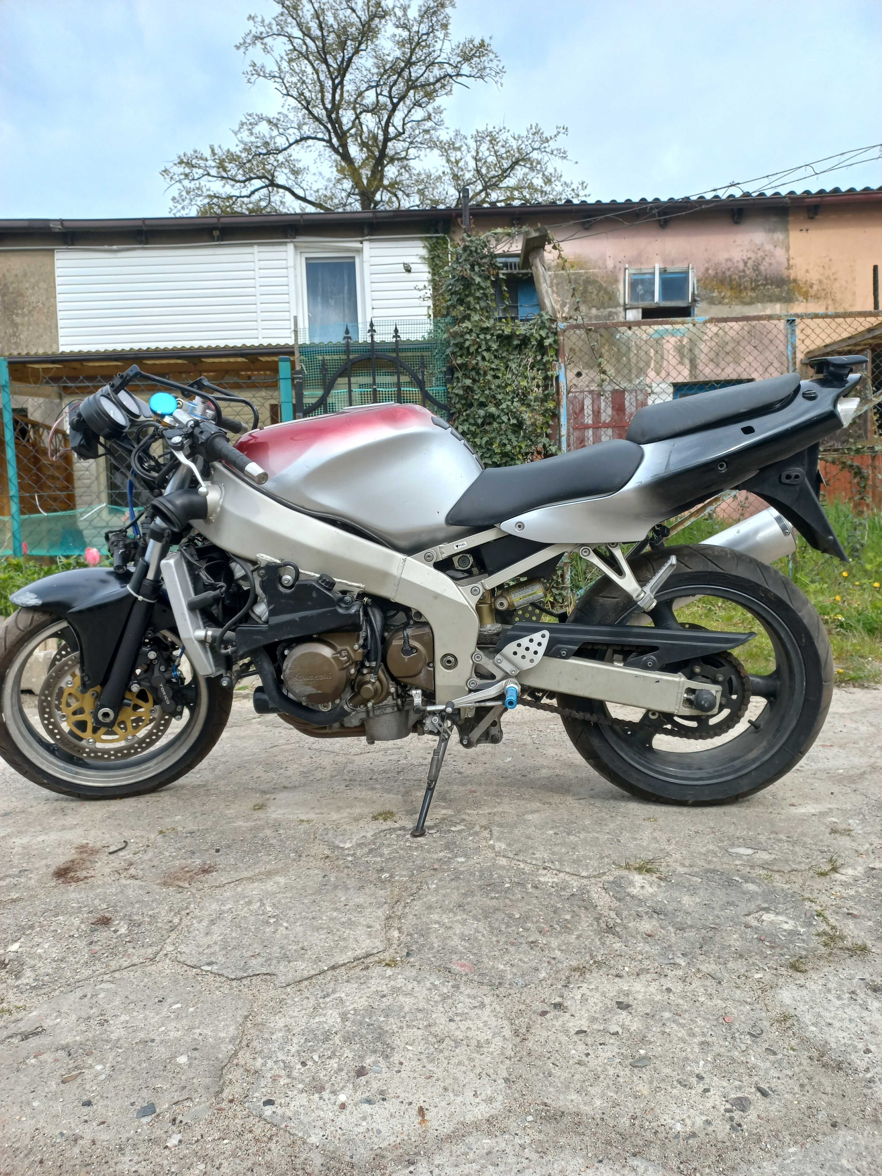 Kawasaki ninja zx6r 98r w całości na części