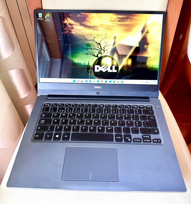 Dell Inspiron 7460 14.1"FHD/i5-7200/16G Ram/Ssd 256G/Geforce 940Mx 4Gb