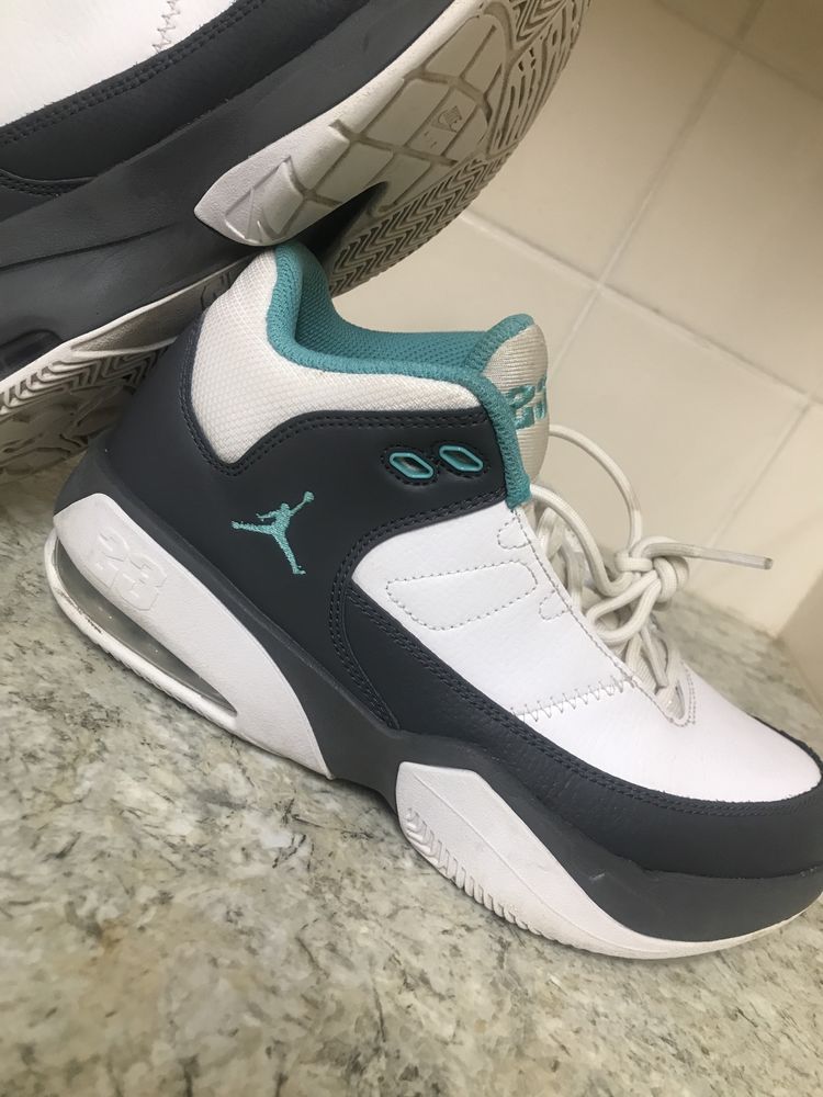 Nike jordan max aura 3. Buty sportowe. Rozmiar 39. Dl wkladki 24,5 cm