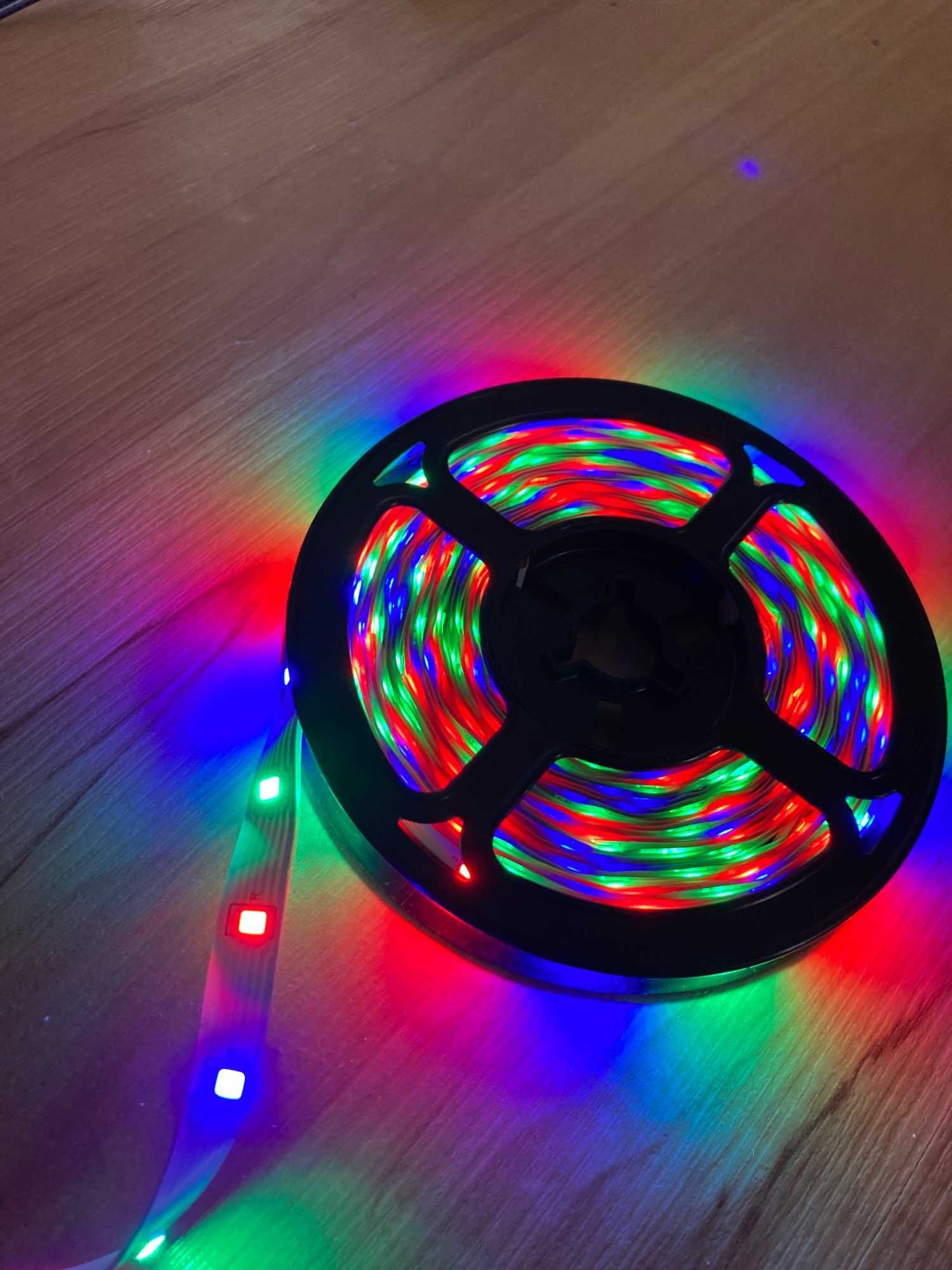 RGB LED  5м Светодиодная лента  .Светильник разноцветная лента