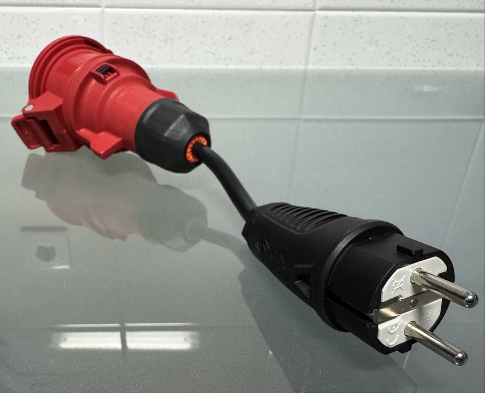 adaptador ficha trifásica 16A para ficha SCHUKO macho 16A