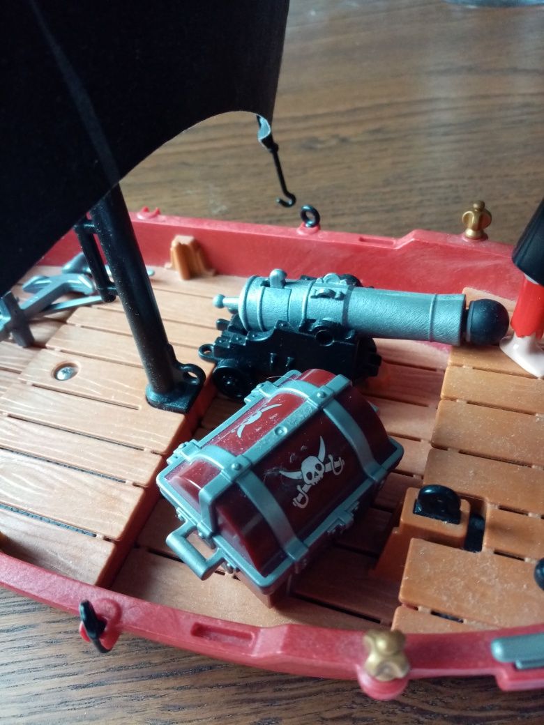 Żaglówka trupiej czaszki. Piraci. Playmobil 5298.
