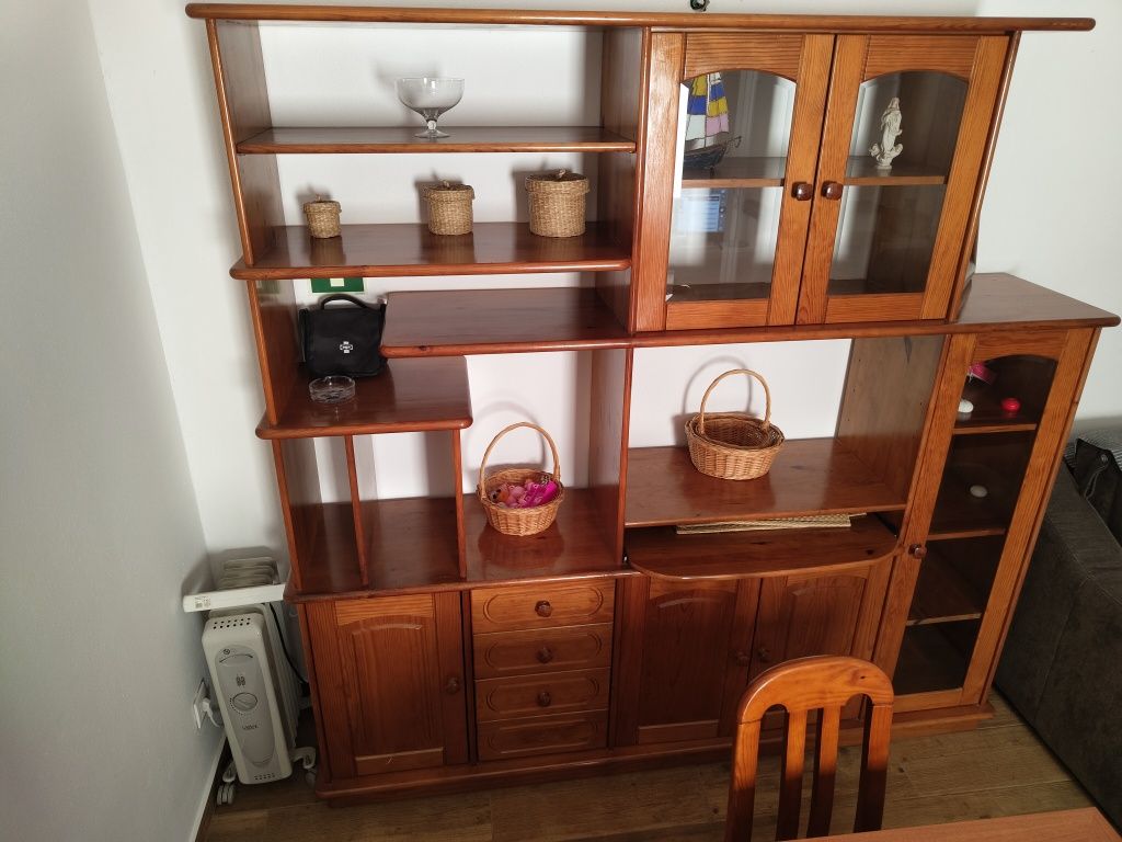 Conjunto mesas e movel