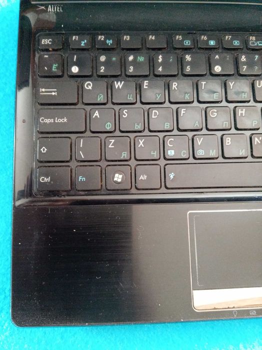 ноутбук Asus 4-х ядерный процессор Intel, 8 Гб оперативки и новый SSD