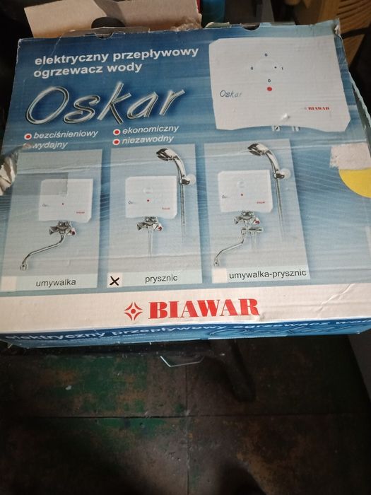 Elektryczny przepływowy podgrzewacz wody
