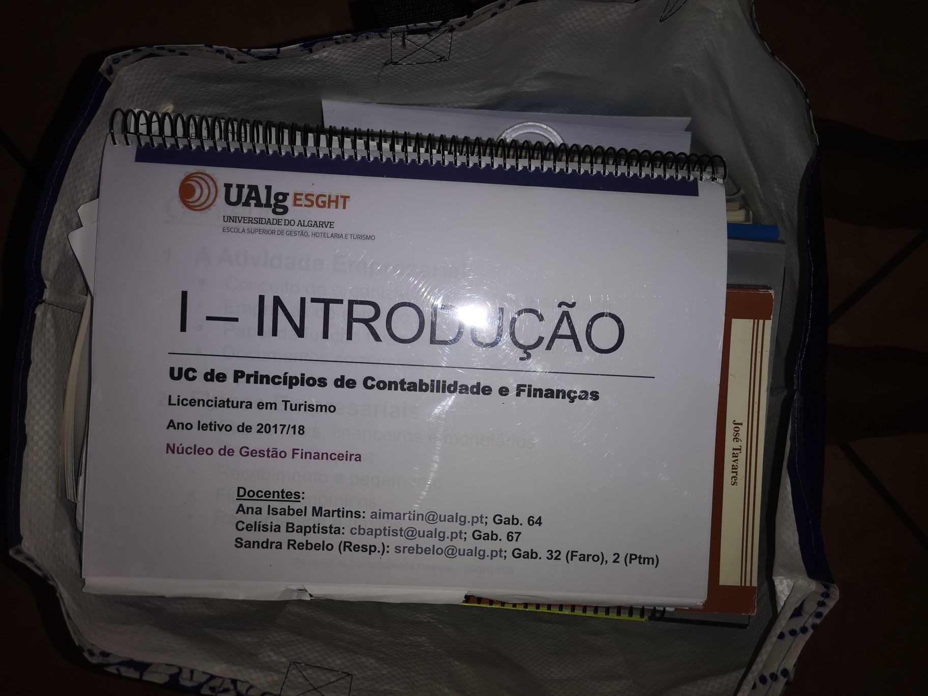 Vendo resumos de contabilidade - universidade