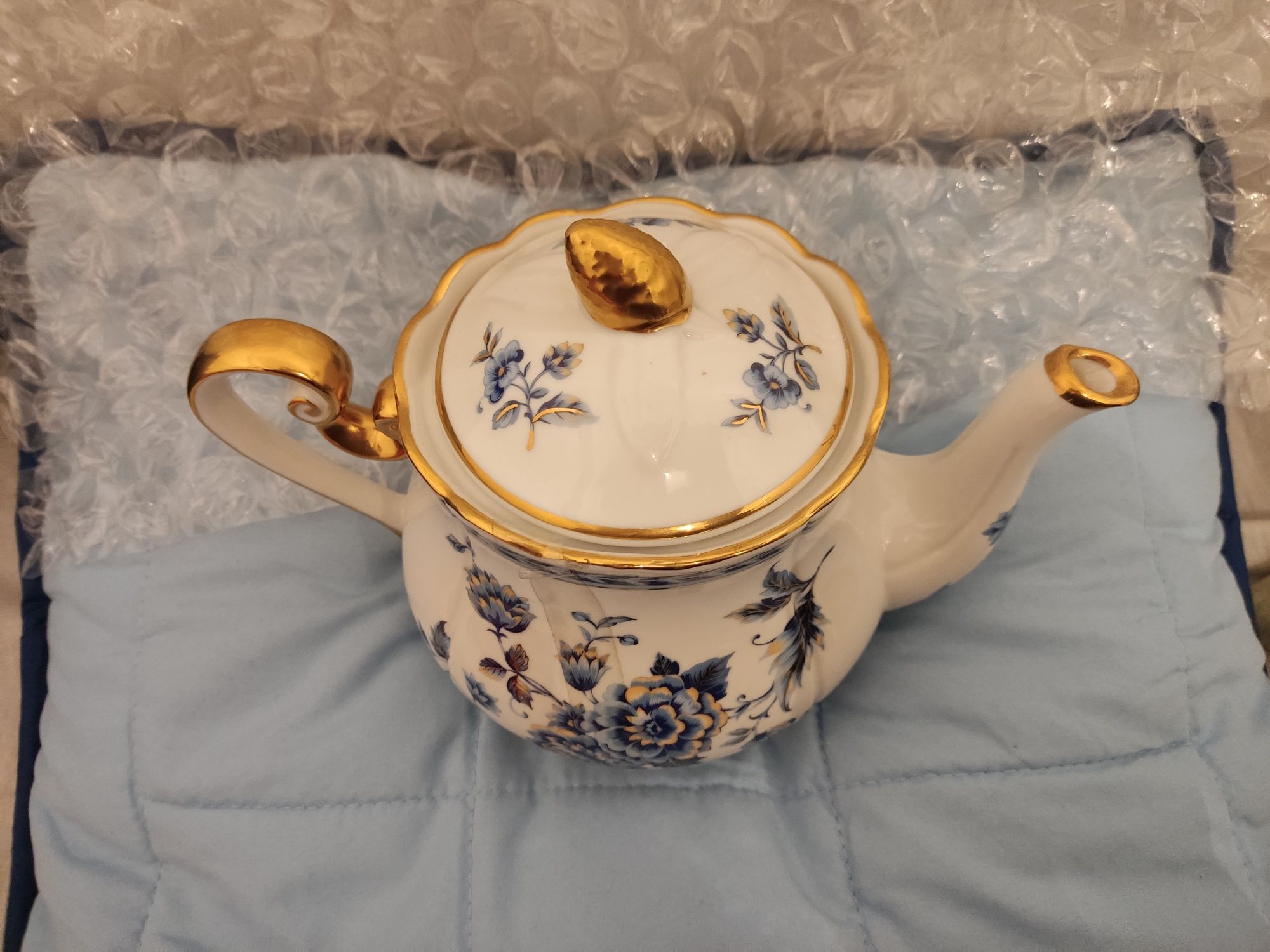 Bule de chá em porcelana
