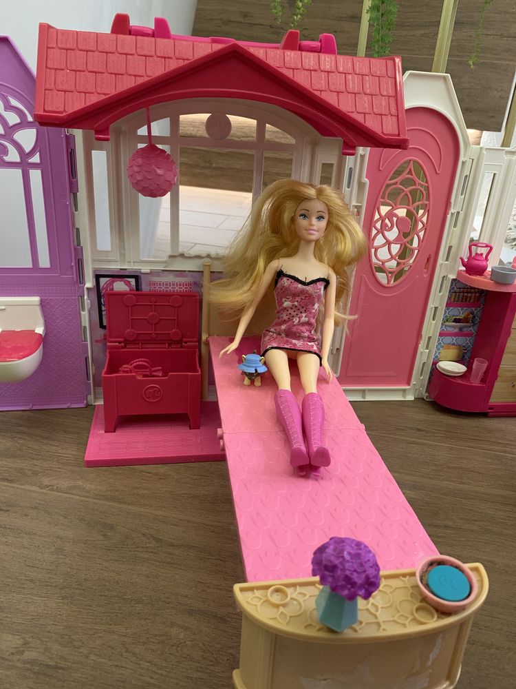 Domek dla lalek Barbie + lalka