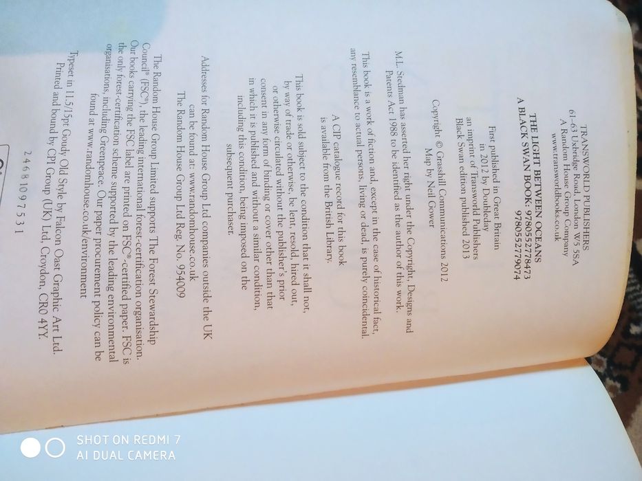 Книга " The light between oceans"