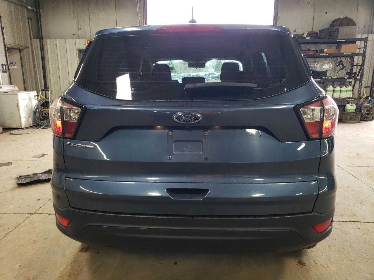 Ford Escape S 2018