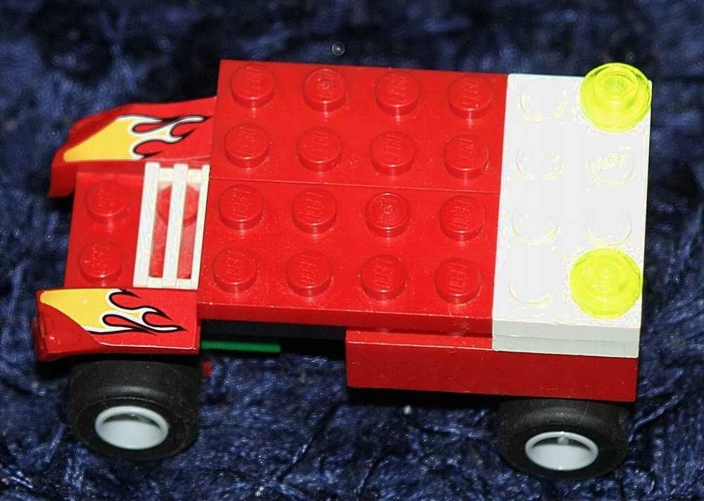 LEGO- samochód .