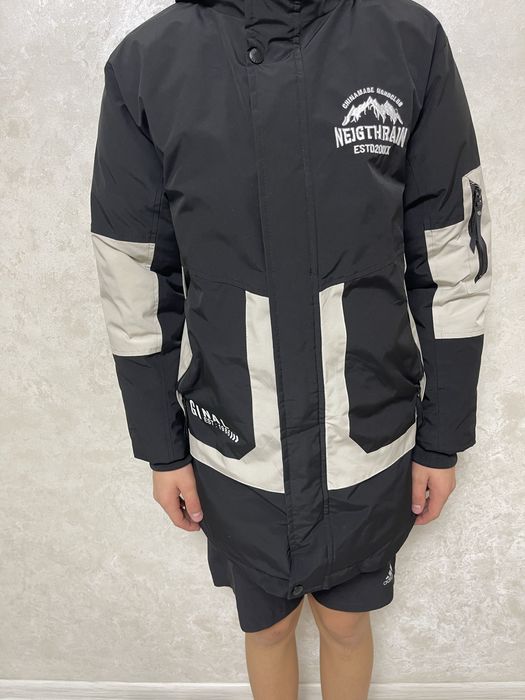 Зимова куртка на підлітка.