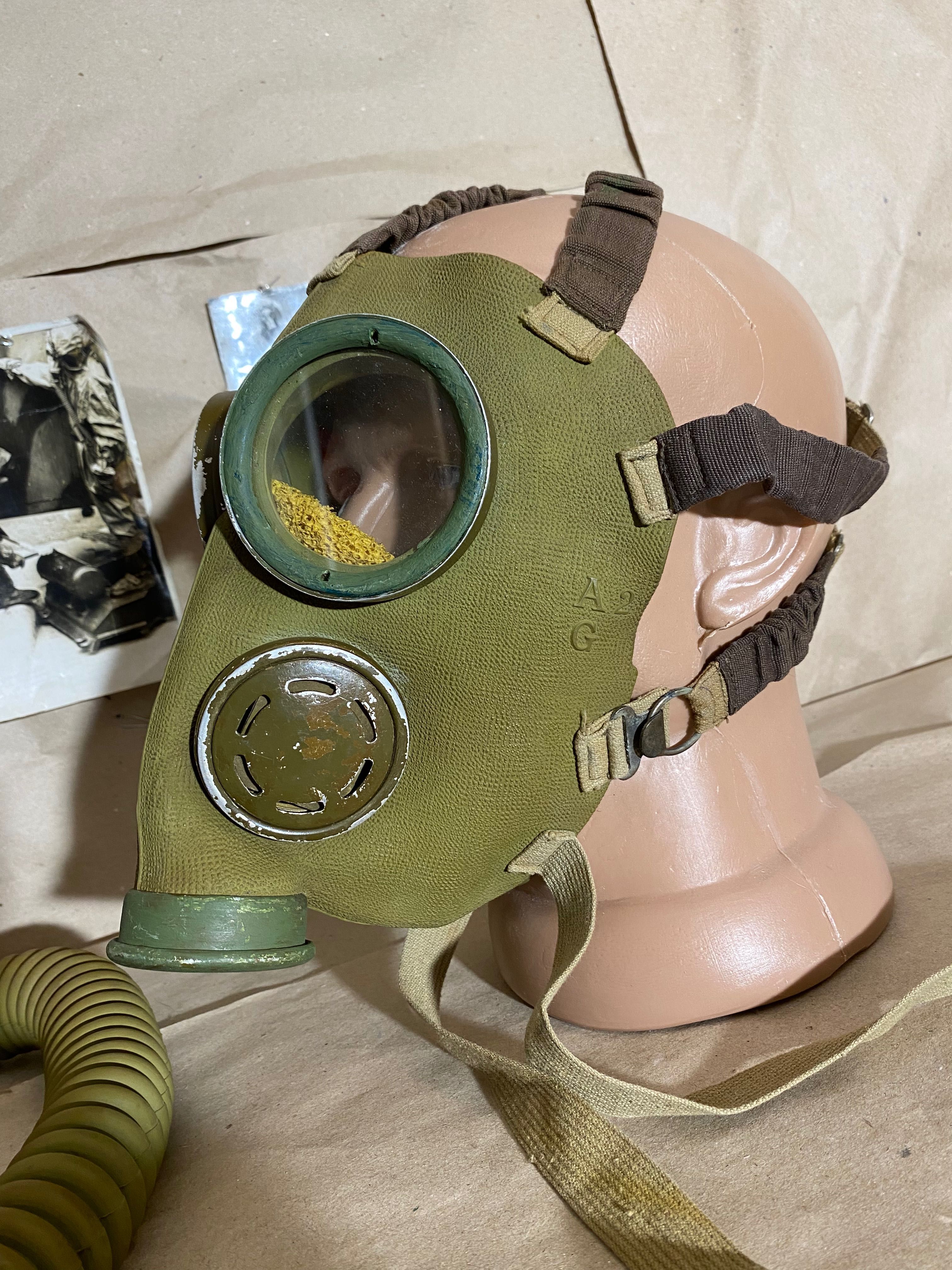 Maska gazowa Gas mask Pirelli 1936 Argentina Original military Antique