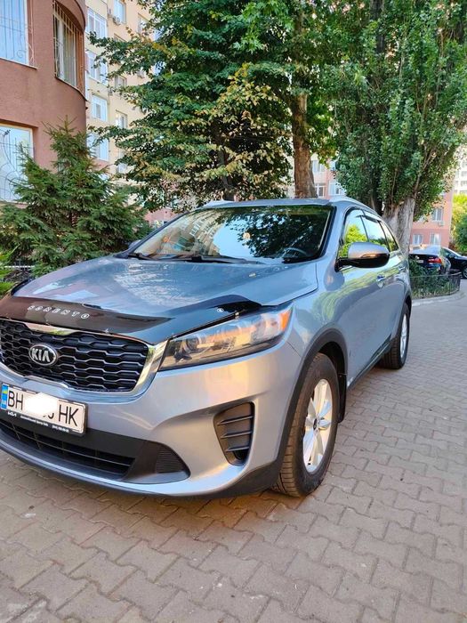 Машина Kia Sorento CRDI 2.4L 2019 года 42500 Км Идеал