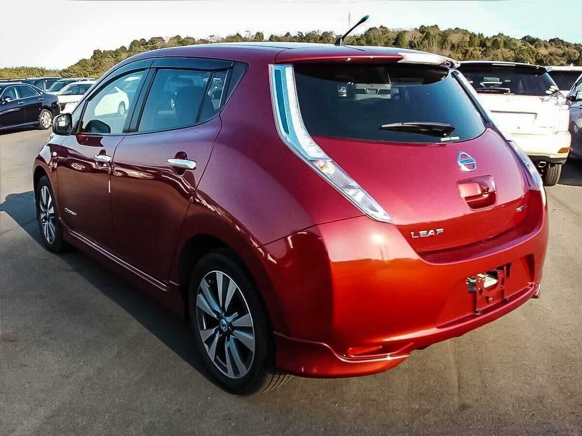 Тюнінг Nissan Leaf Nismo спойлер пороги клики накладки