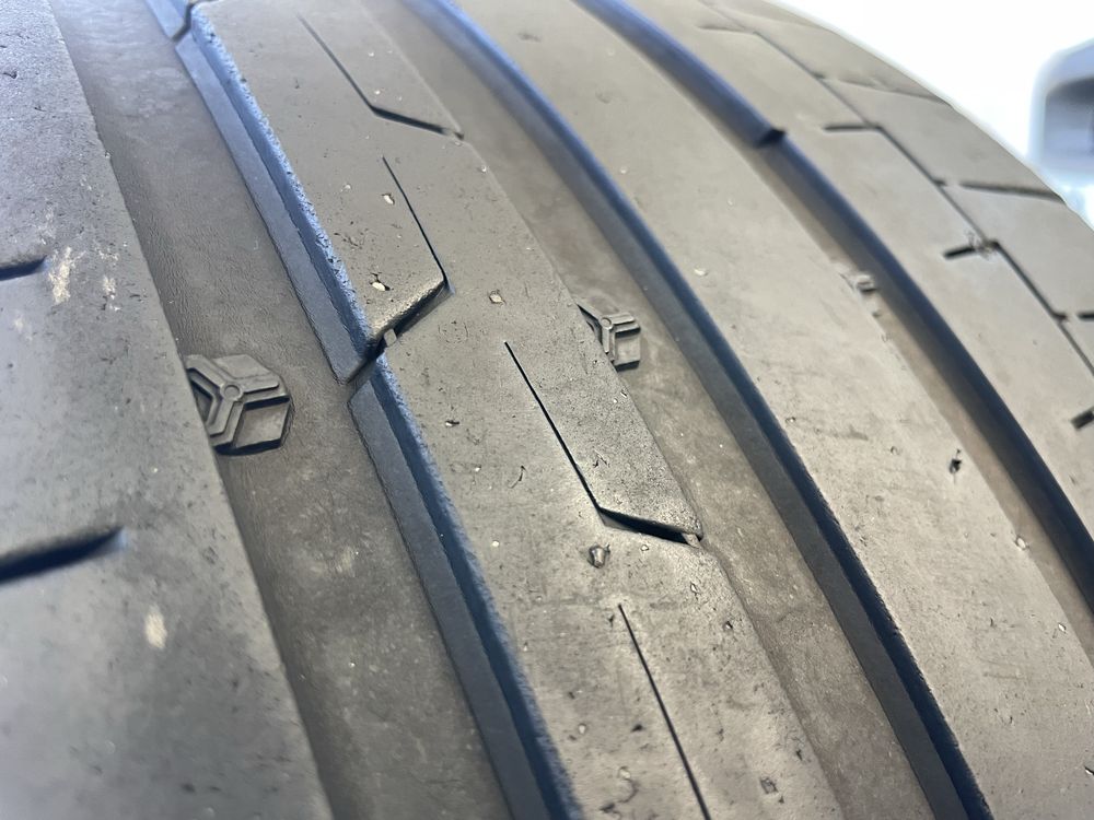 2 Pneus 245/35 R19 Continental
