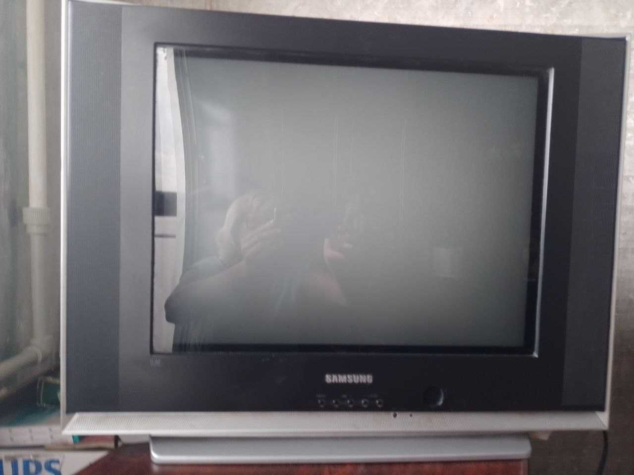 Телевізор Samsung в хорошому стані
