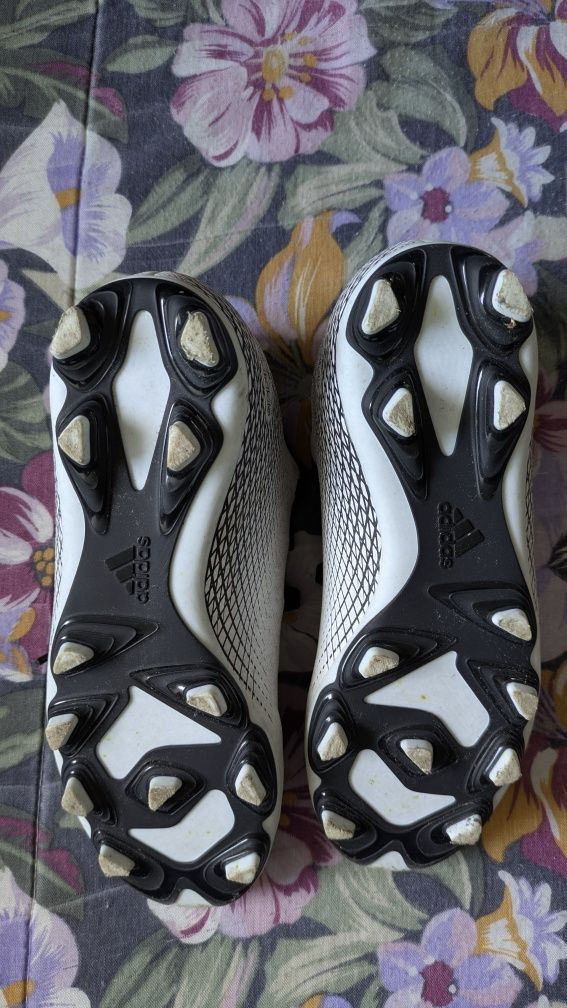 Chuteiras criança Adidas tamanho 33