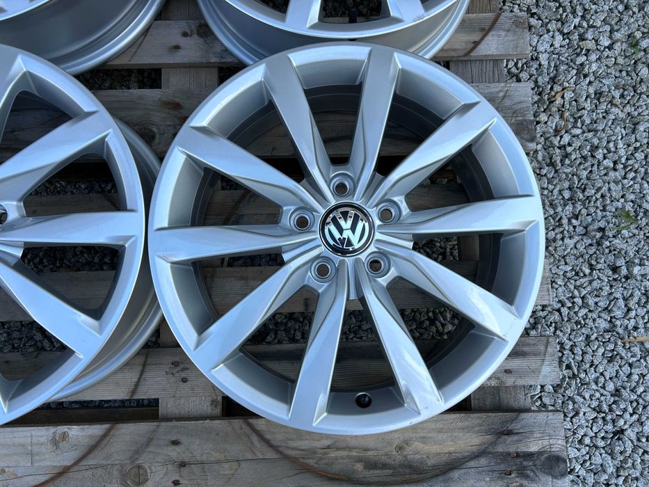 Oryginalne felgi 17 5x112 ET48 VW Passat Golf 5 6 7 8 5G0/601025K kpl3