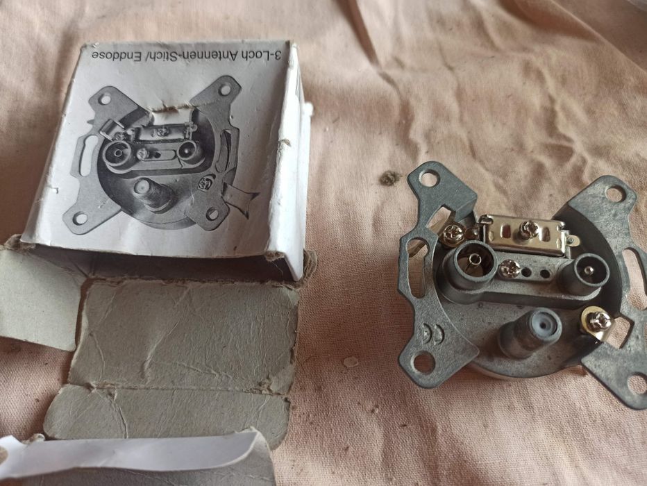 Gniazda antenowe 5 szt. Nowe.