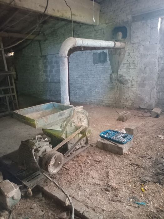 Продам зернодробілку КДУ . Україна