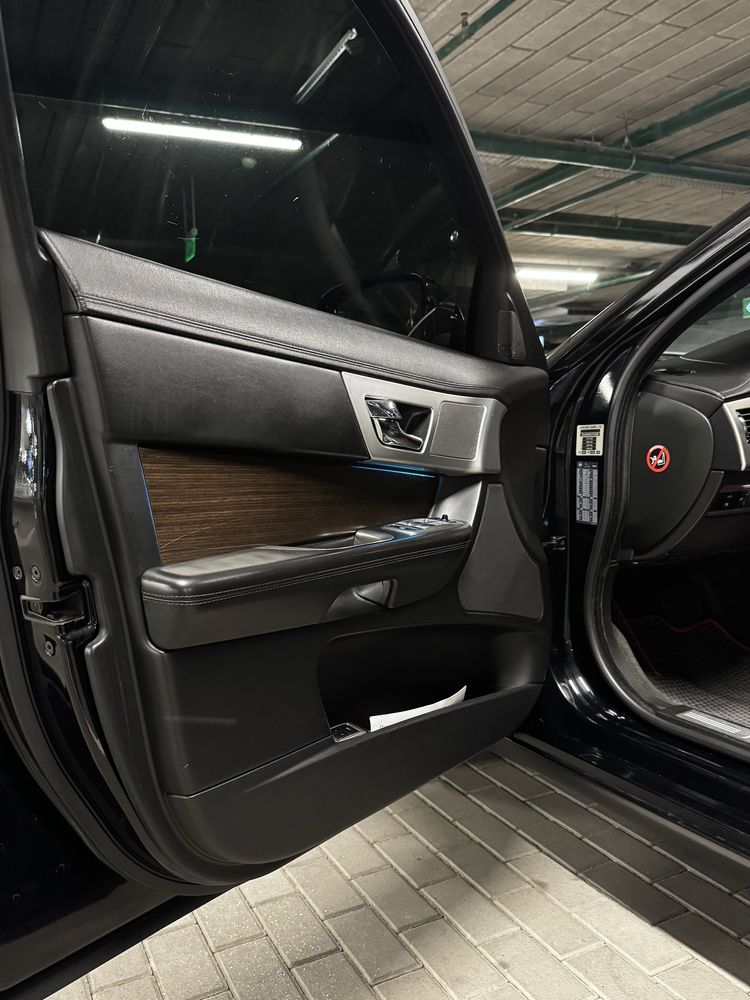 Найтильніший JAGUAR XF 2012 року 3.0 бенз