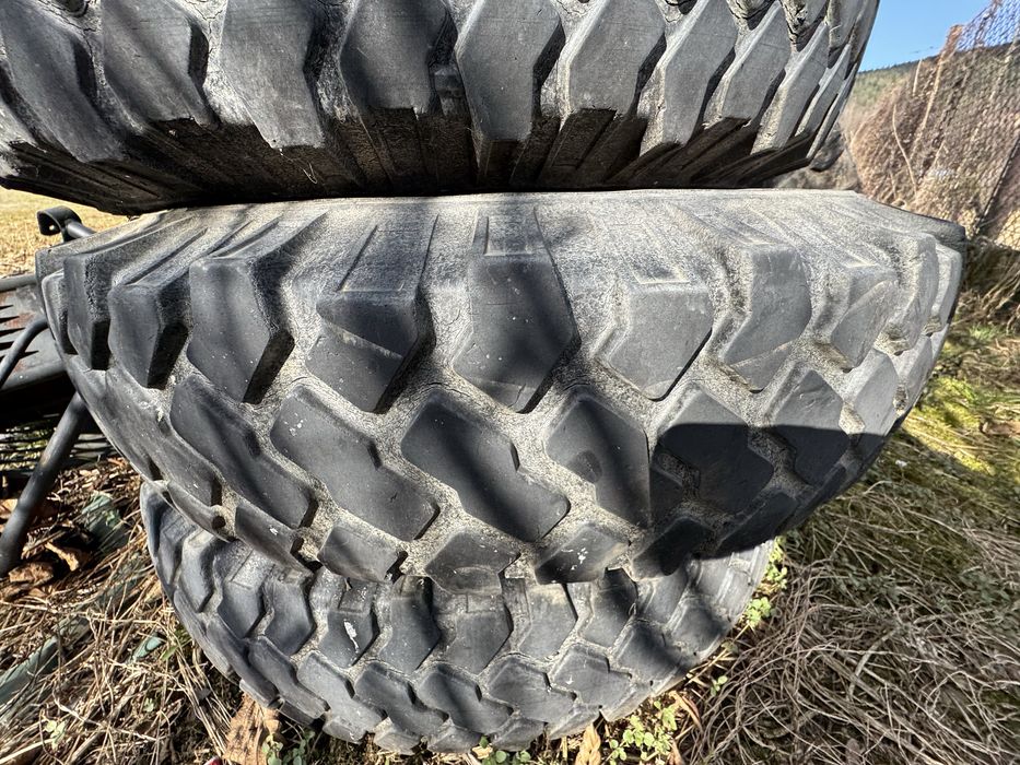 Kola DEFENDER cale Kompletne z OPONAMI