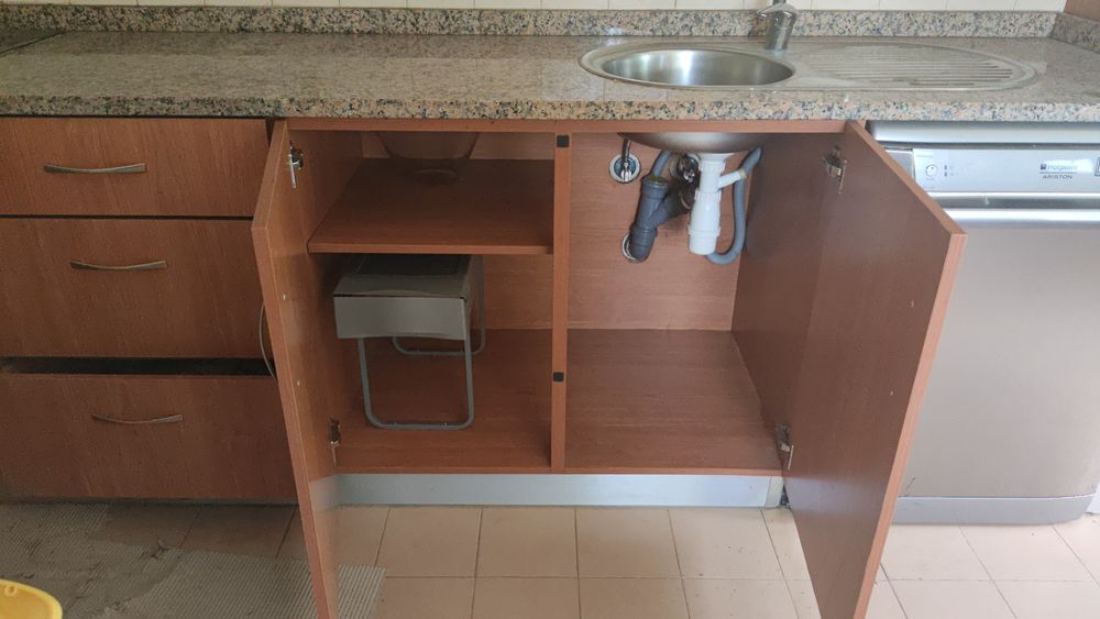 Cozinha em MDF folheada cerejeira