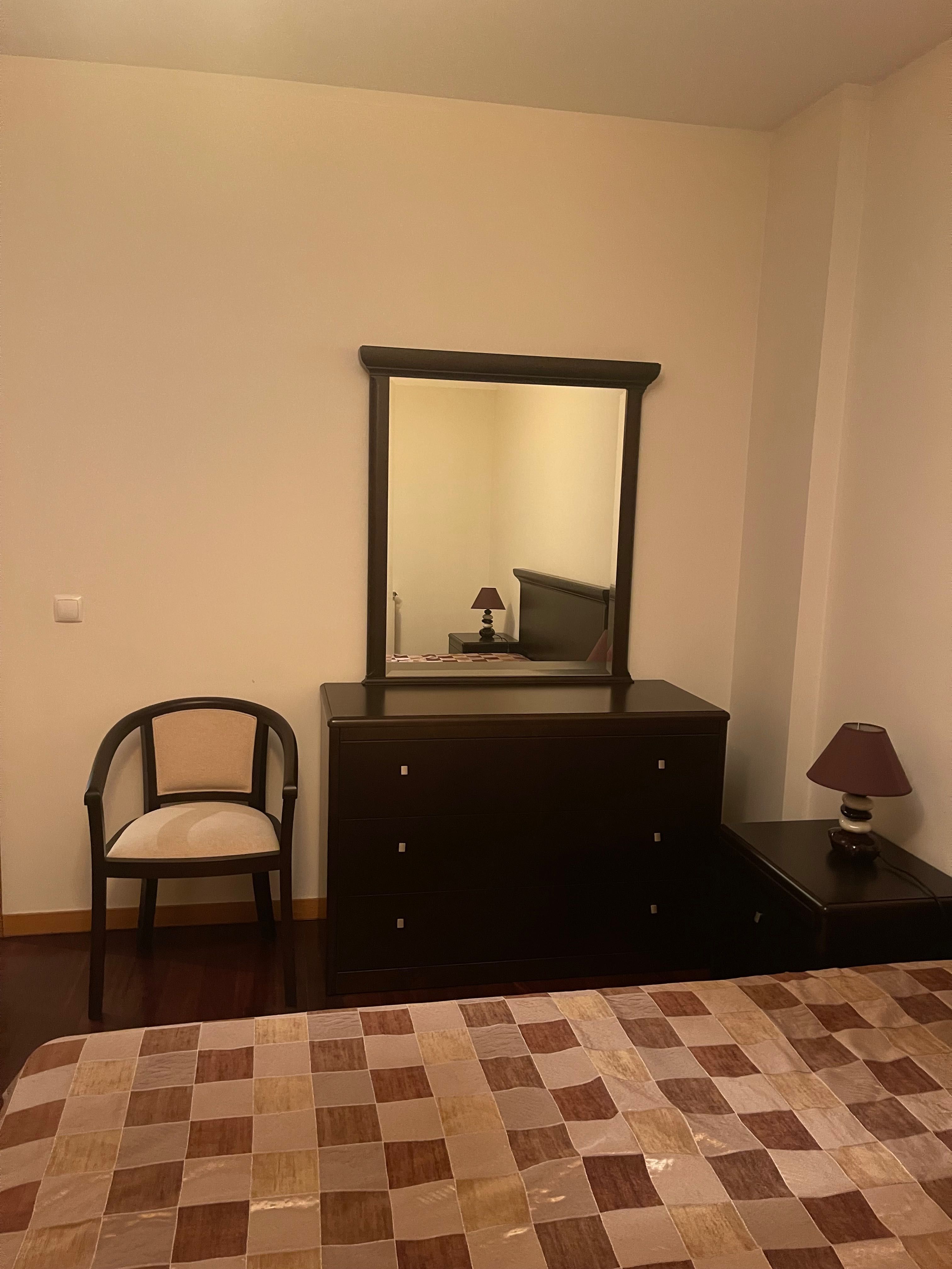 Mobília de quarto mais colchão
