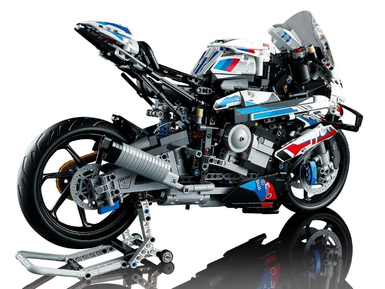 Конструктор Technic BMW M 1000 RR мотоцикл 1920 деталей подарунок
