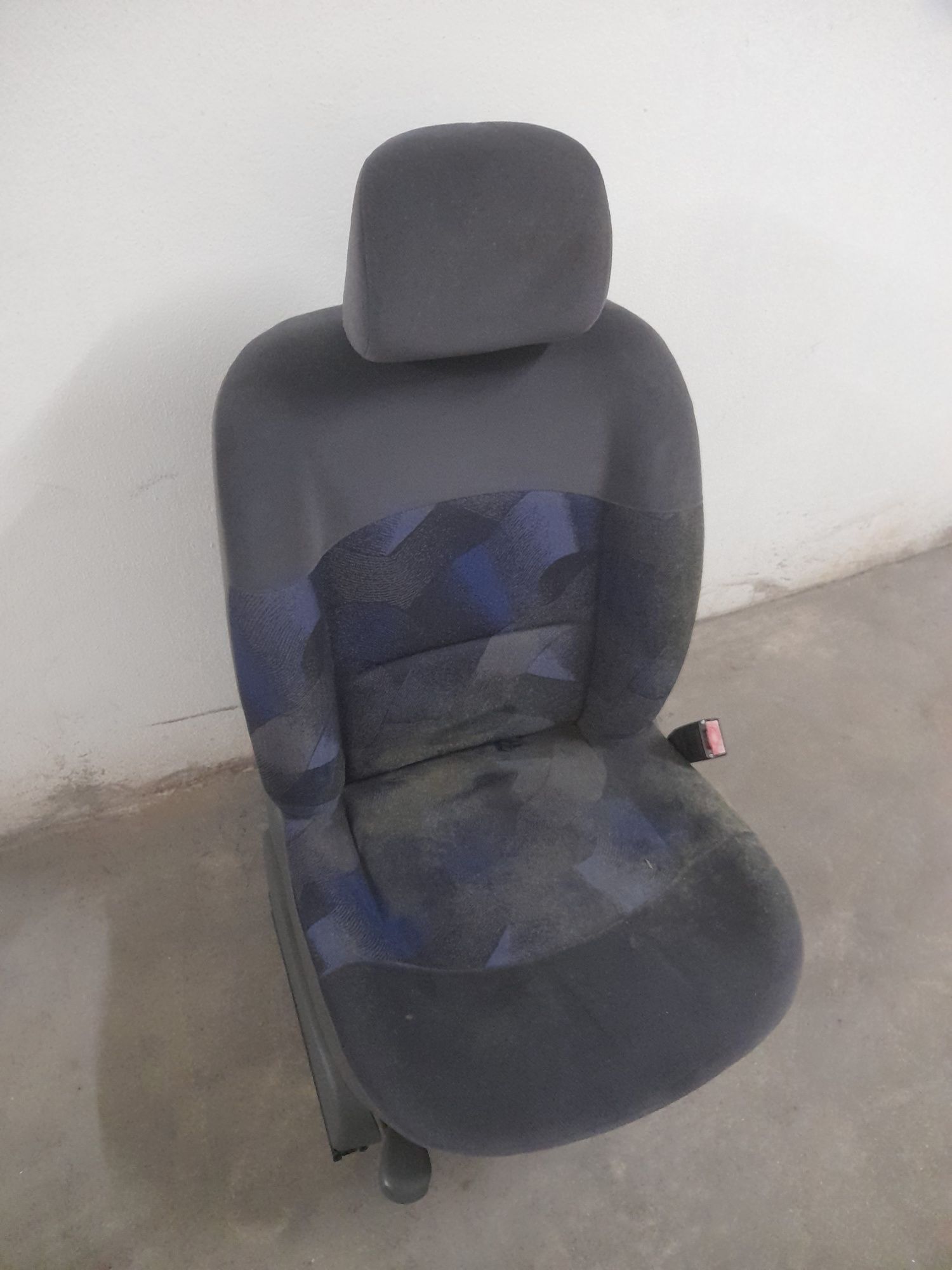 Assento  do passageiro clio .