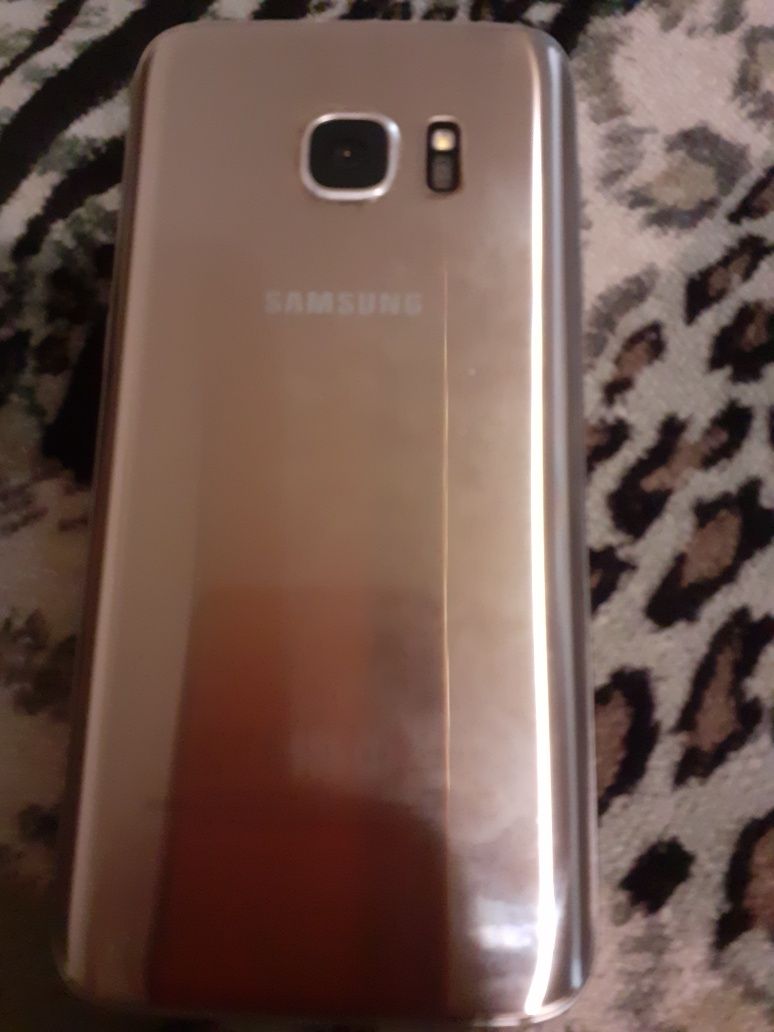 Продам samsung S7