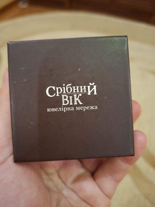 Сережки срібні з гранатом