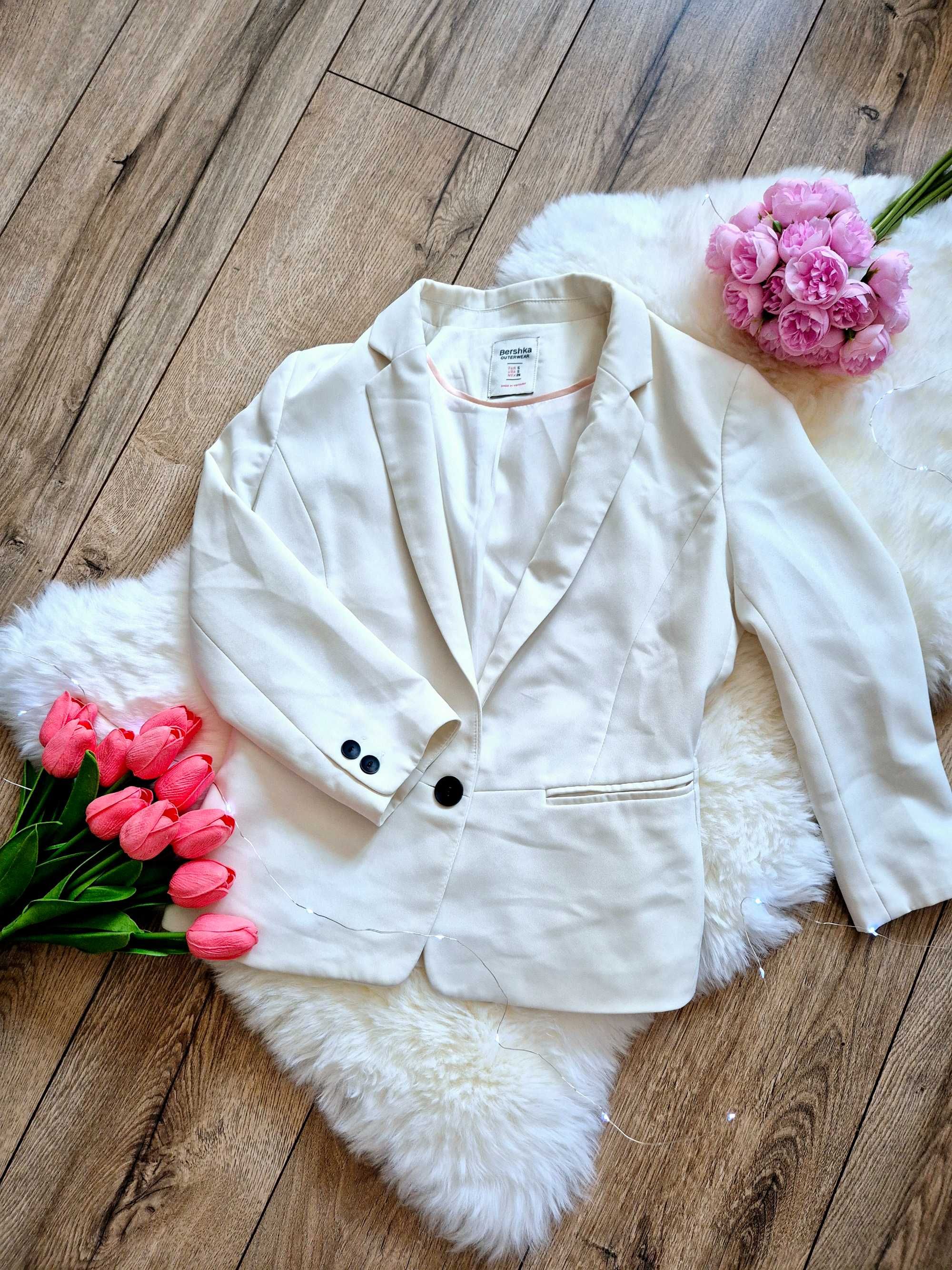 marynarka damska Bershka S 36 biała kremowa żakiet elegancki