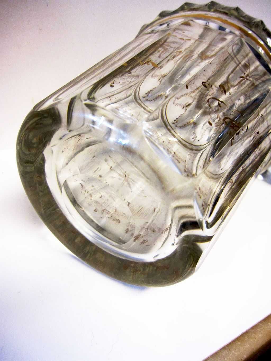 magnifica antiga licoreira - em cristal francês -com decoração dourada