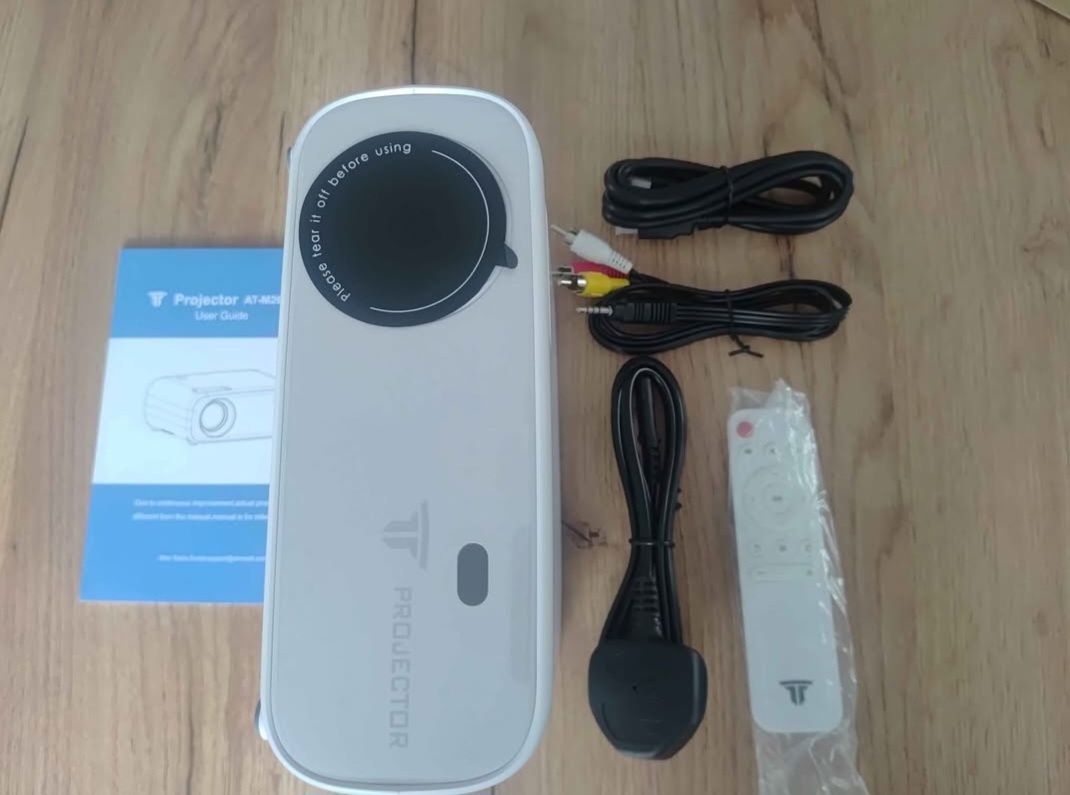 Projektor multimedialny,- wifi,  bluetooth