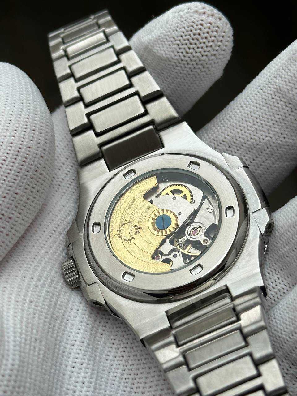 Швейцарские часы Patek Philippe Nautilus Blue