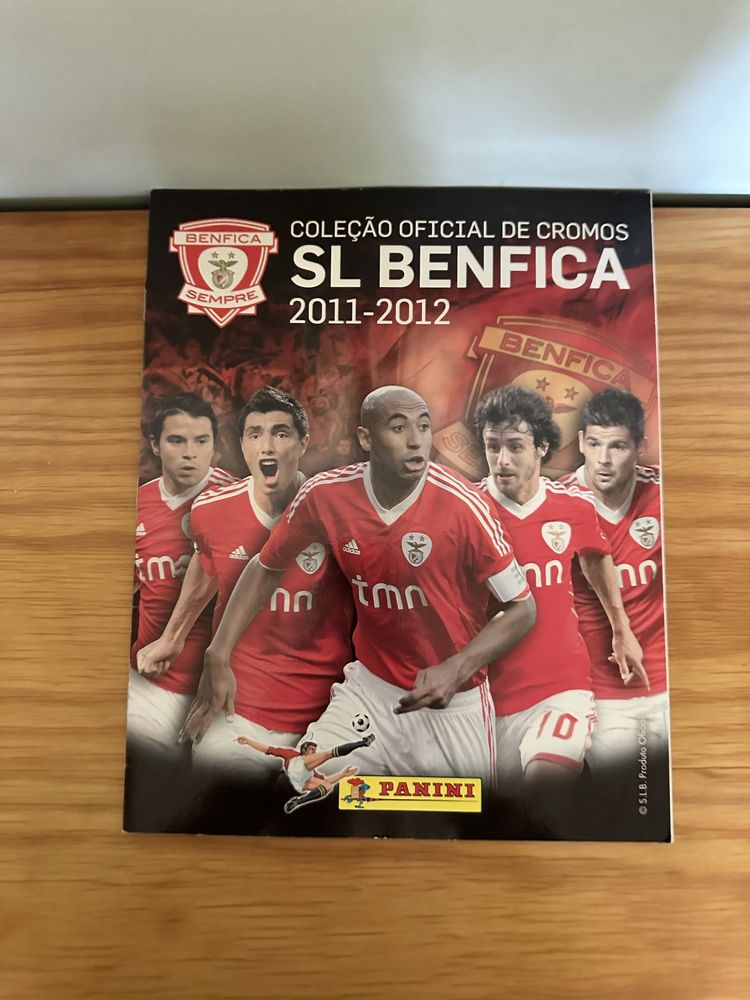 Caderneta da equipa do Benfica completa