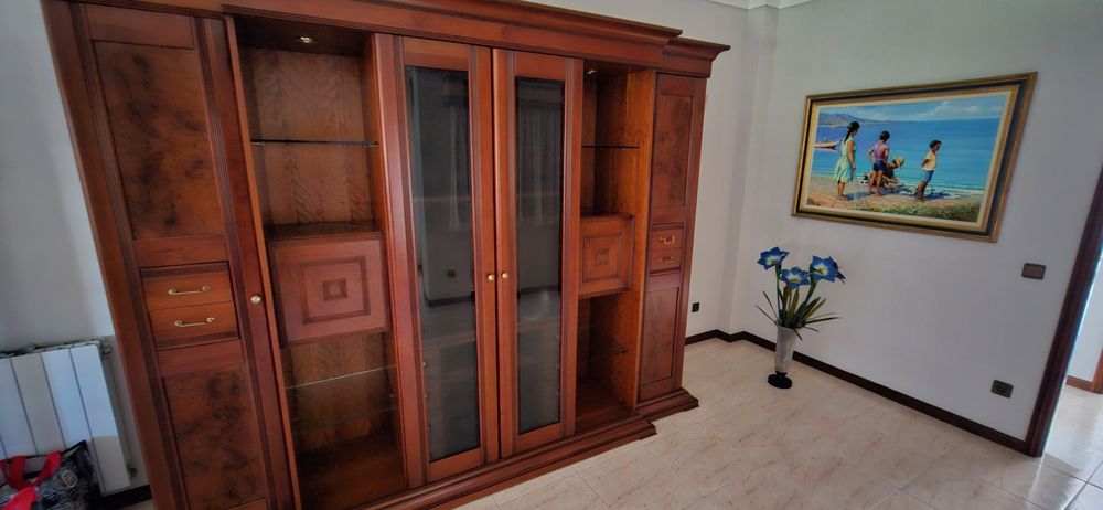 Movel armario de cerejeiro para televisão  260×210 x 46