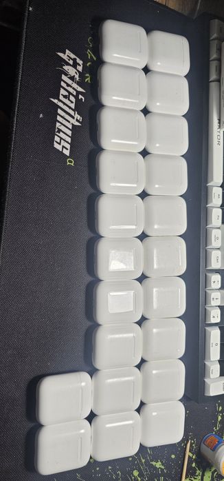 Airpods 2 оригінали a1602 кейси хороші