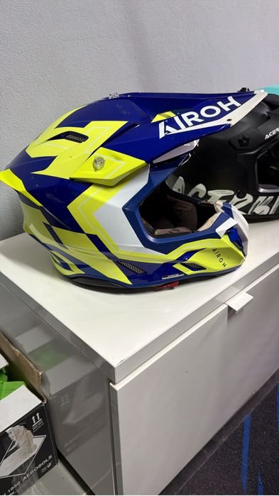 Capacete enduro Airoh Twist 3.0 como novo