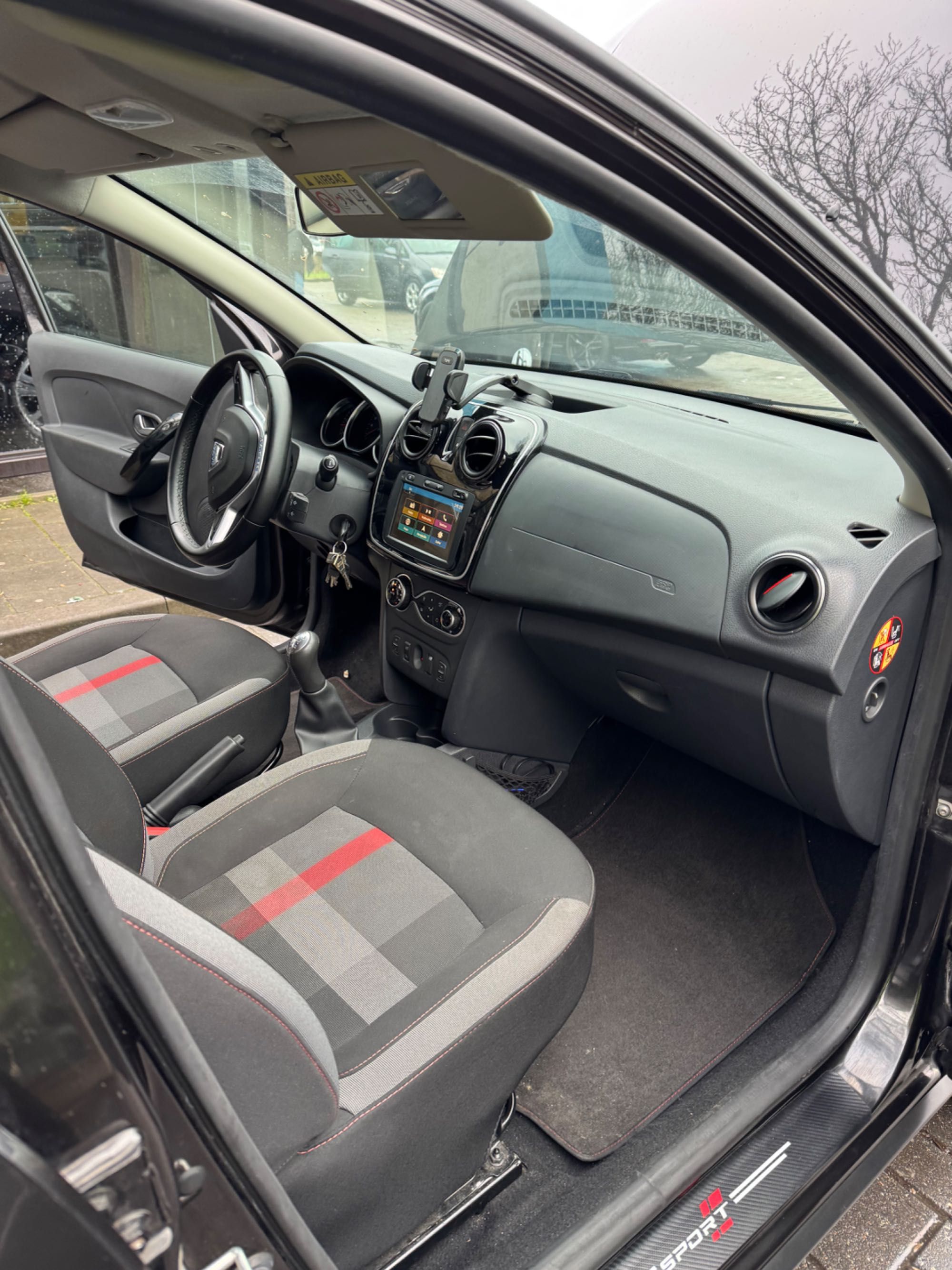MCV 0.9 TCe Stepway Tech Road