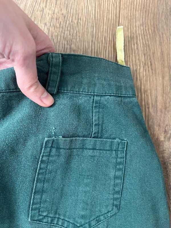 Zielona spódnica jeansowa ołówkowa mini do kolan