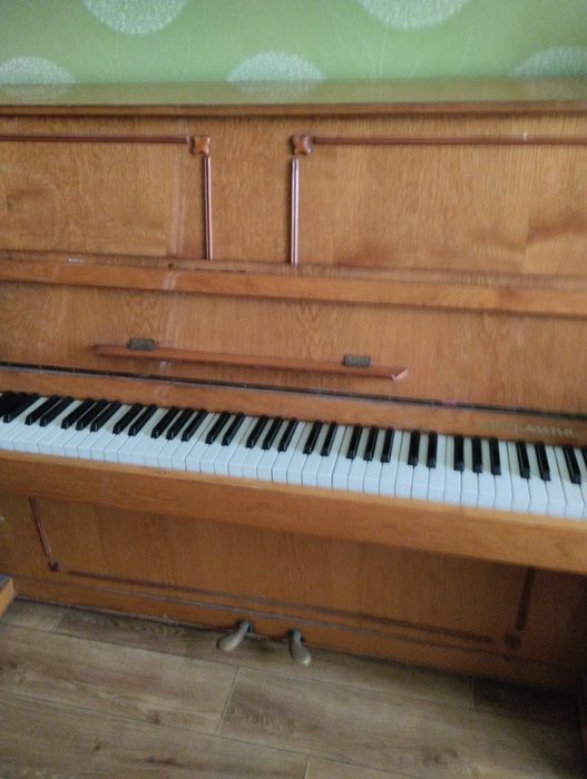 Продам піаніно, фортепіано. "Україна"