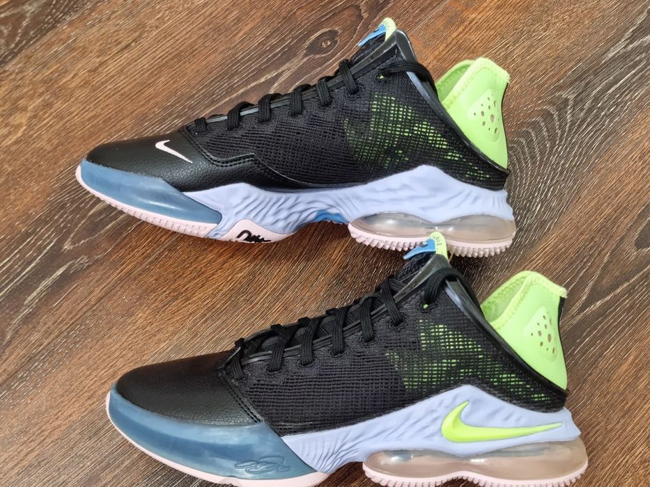 Оригінал 100% кросівки Nike LeBron 19 EUR 42